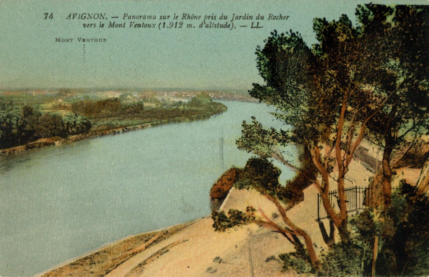 Avignon - Panorama sur le Rhône pris du jardin du Rocher vers le Mont Ventoux (1912 m. d'altitude)