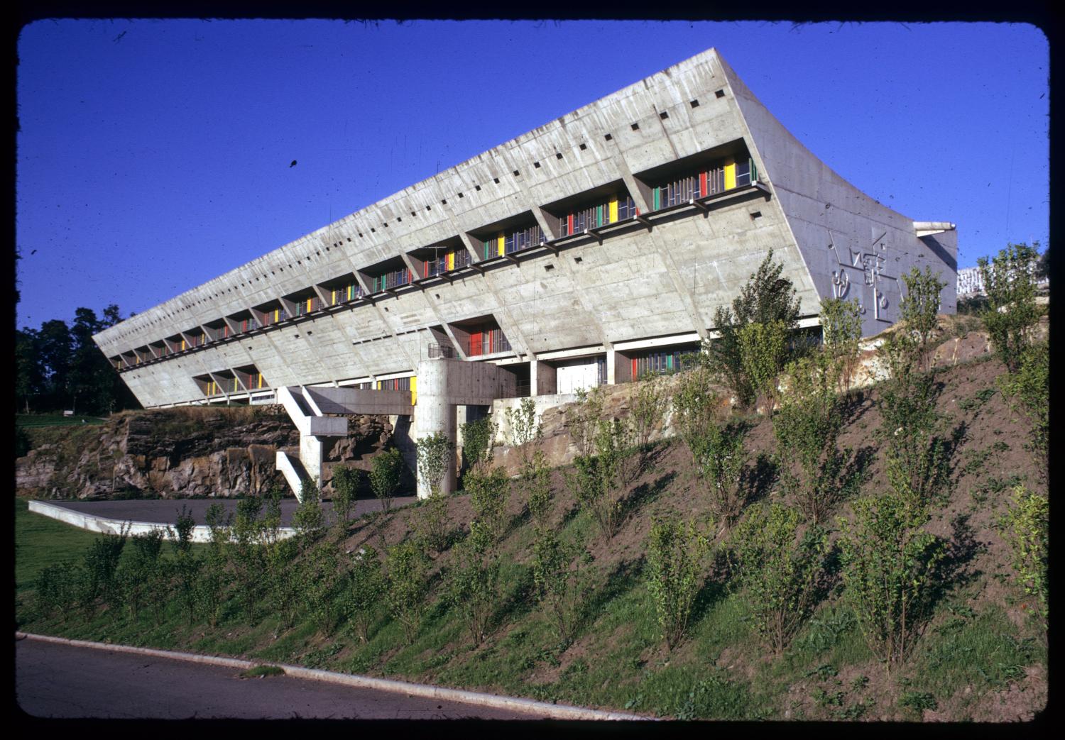 Photographes en Rhône-Alpes::[Maison de la culture par Le Corbusier, Firminy ]