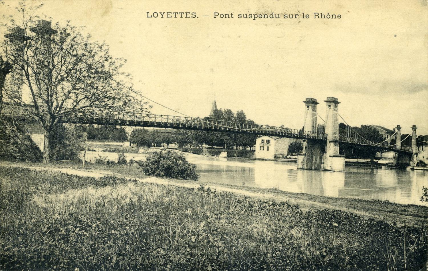 Loyettes - Pont suspendu sur le Rhône.