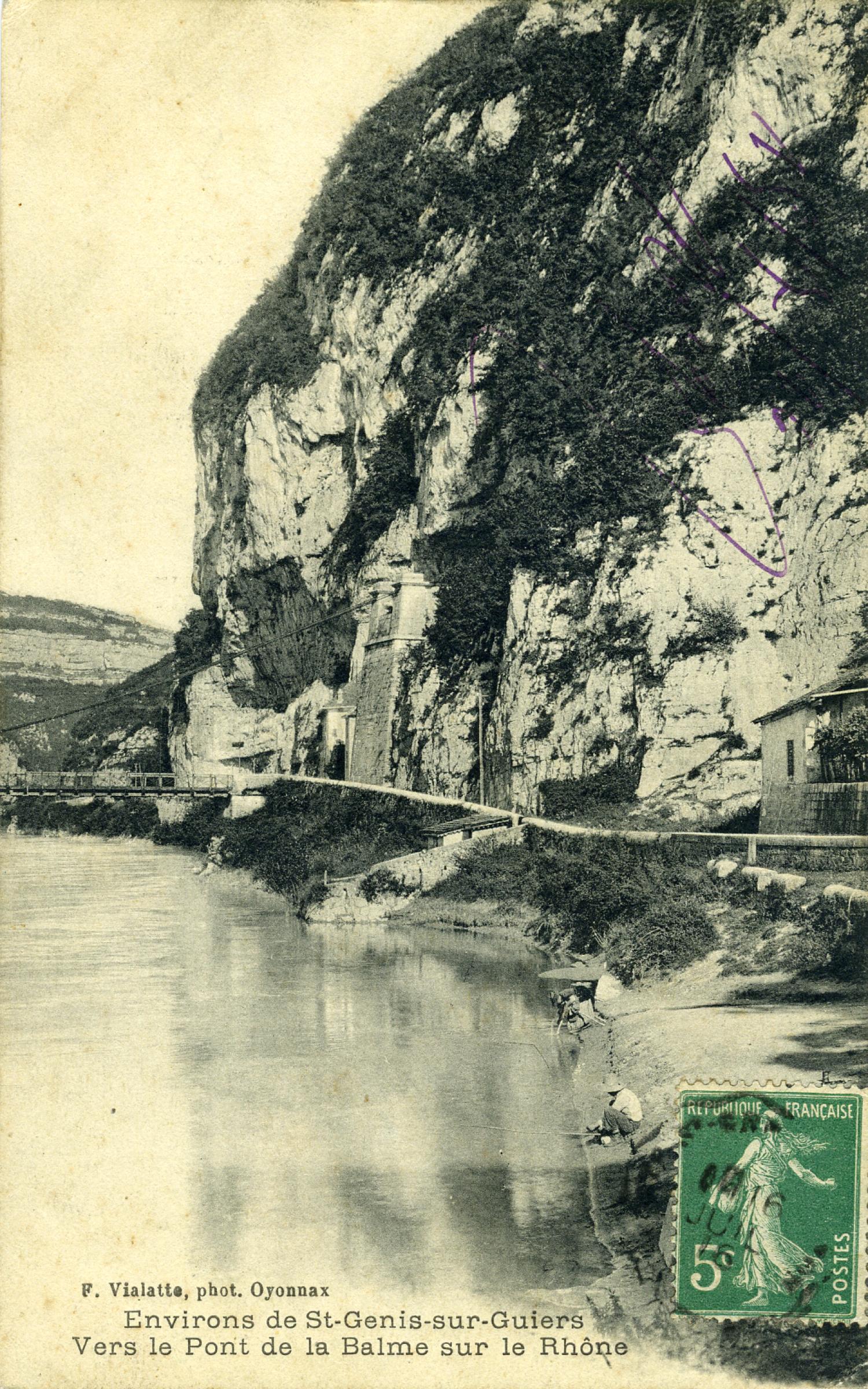 Environs de St-Genis-sur-Guiers Rhône vers le Pont de la Balme sur le Rhône.