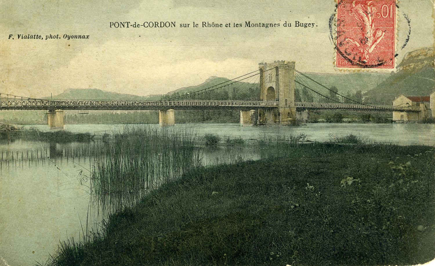 Pont-de Cordon sur le Rhône et les Montagnes du Bugey.