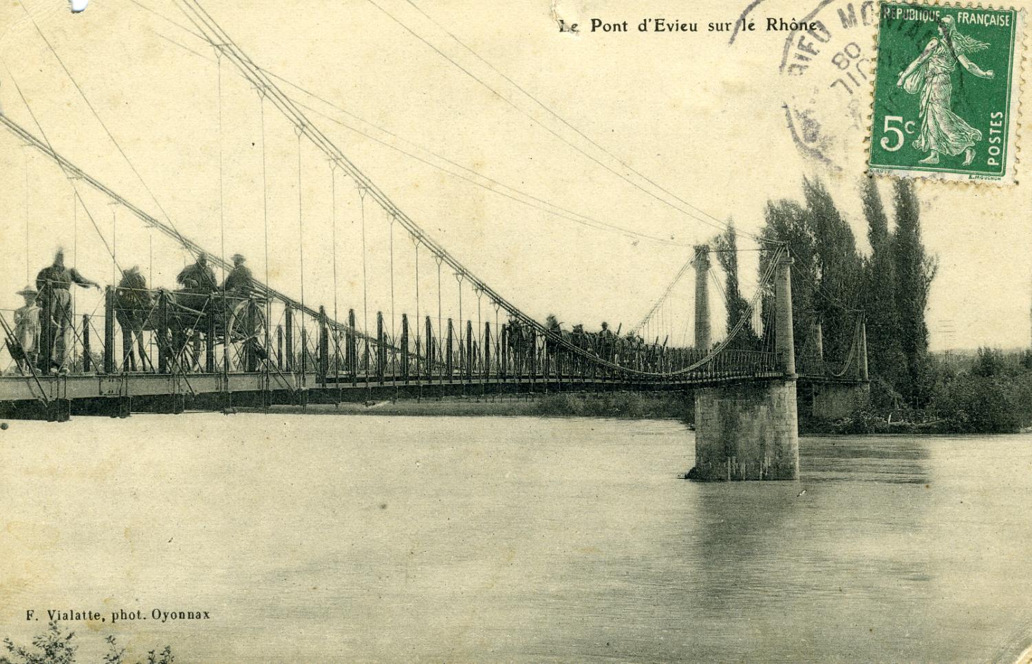 Le Pont d'Evieu sur le Rhône.