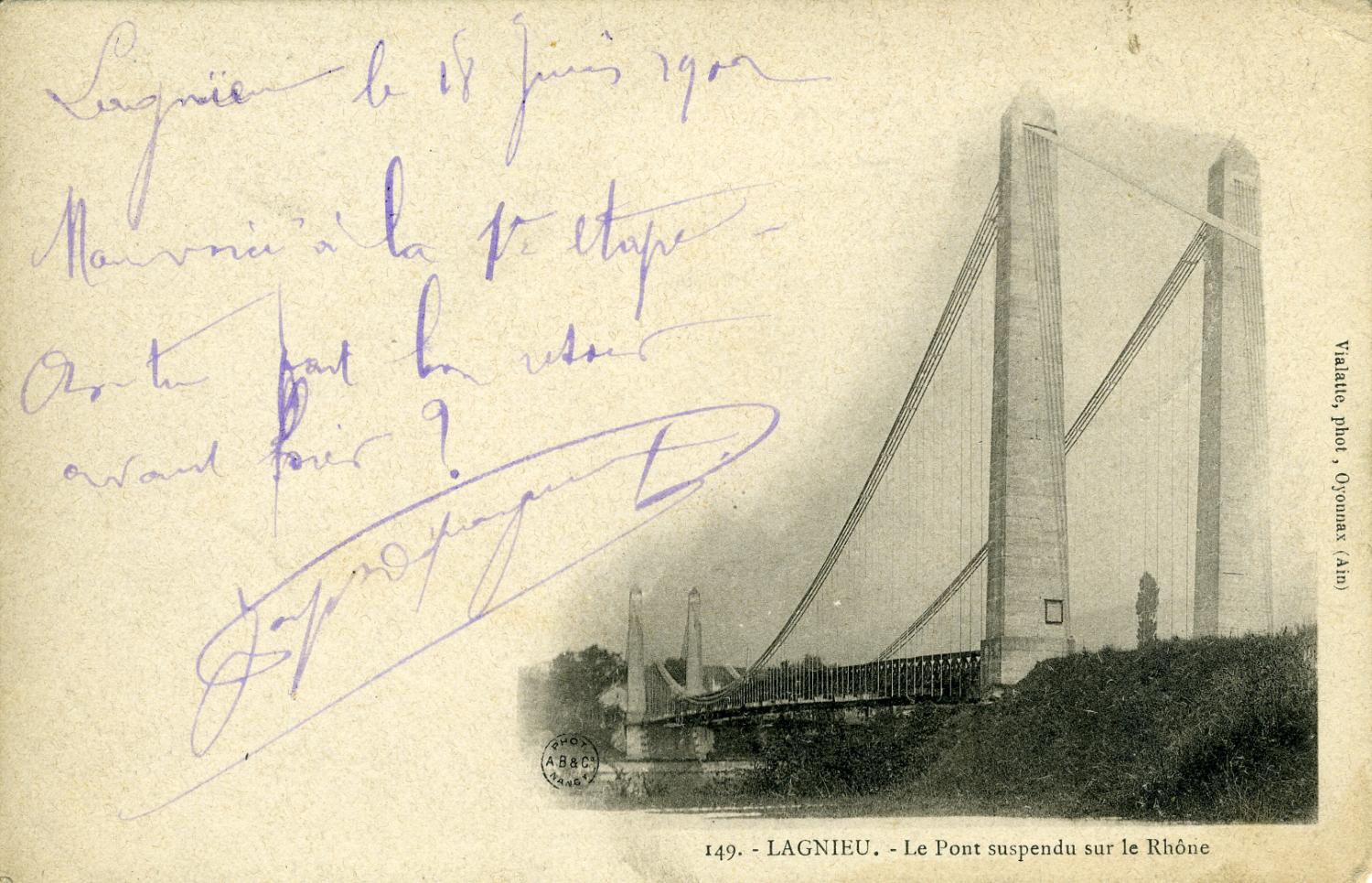 Lagnieu. - Le Pont suspendu sur le Rhône.