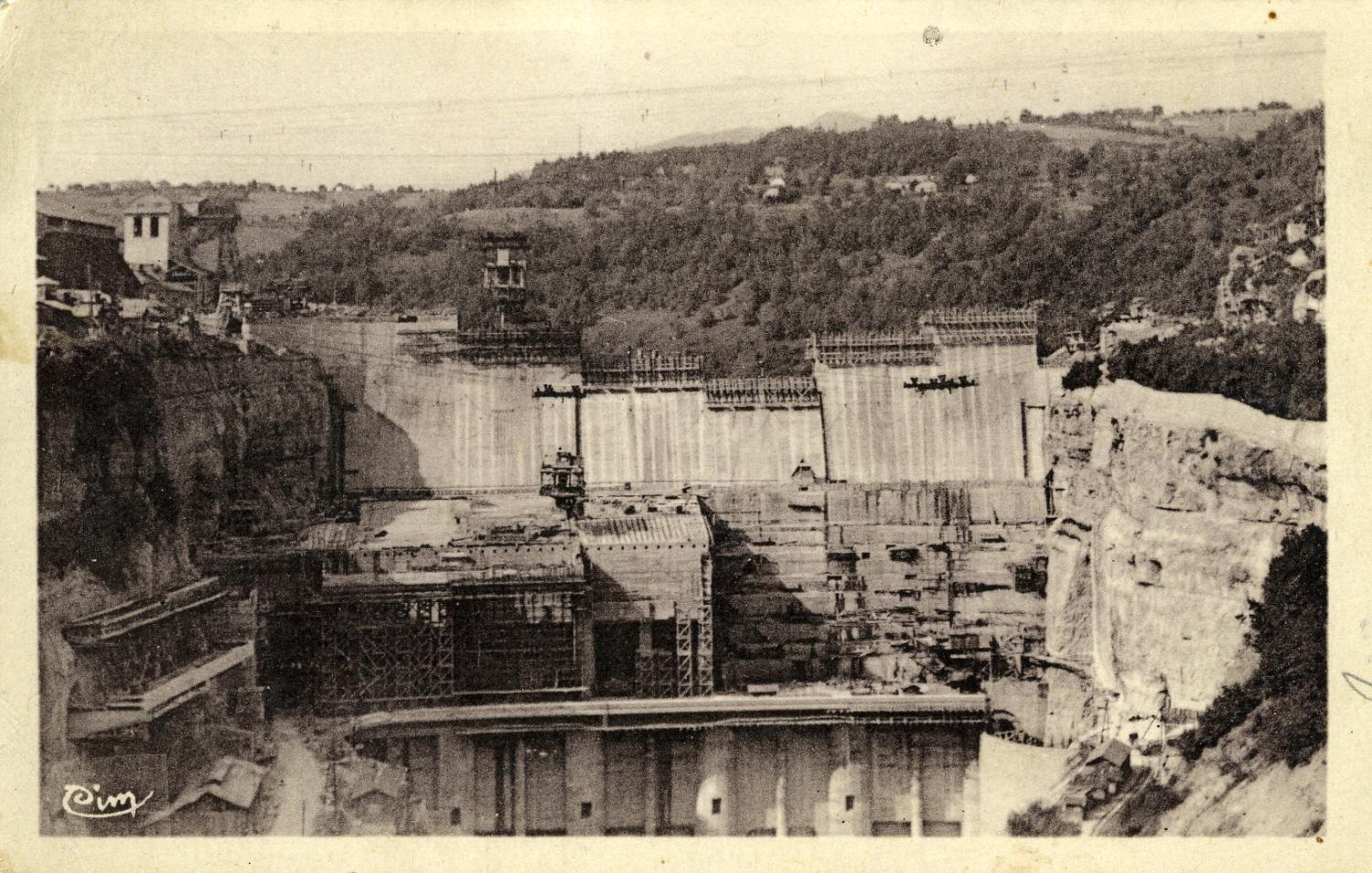 Env de Chanay (Ain) - Le nouveau barrage de Génissiat.