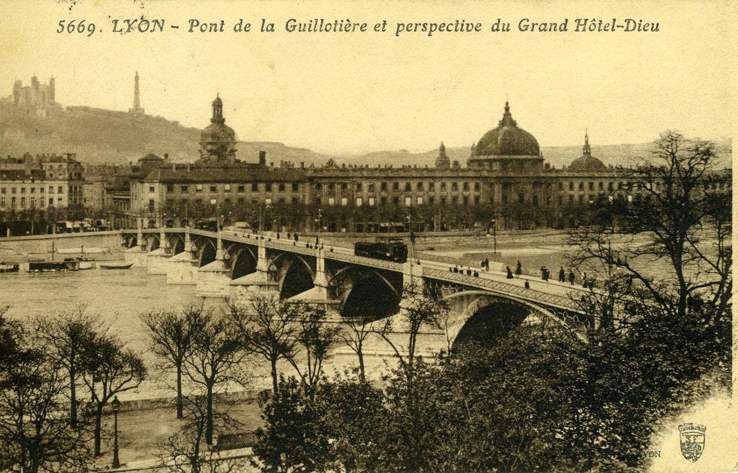 LYON. - Le Pont de la Guillotière.