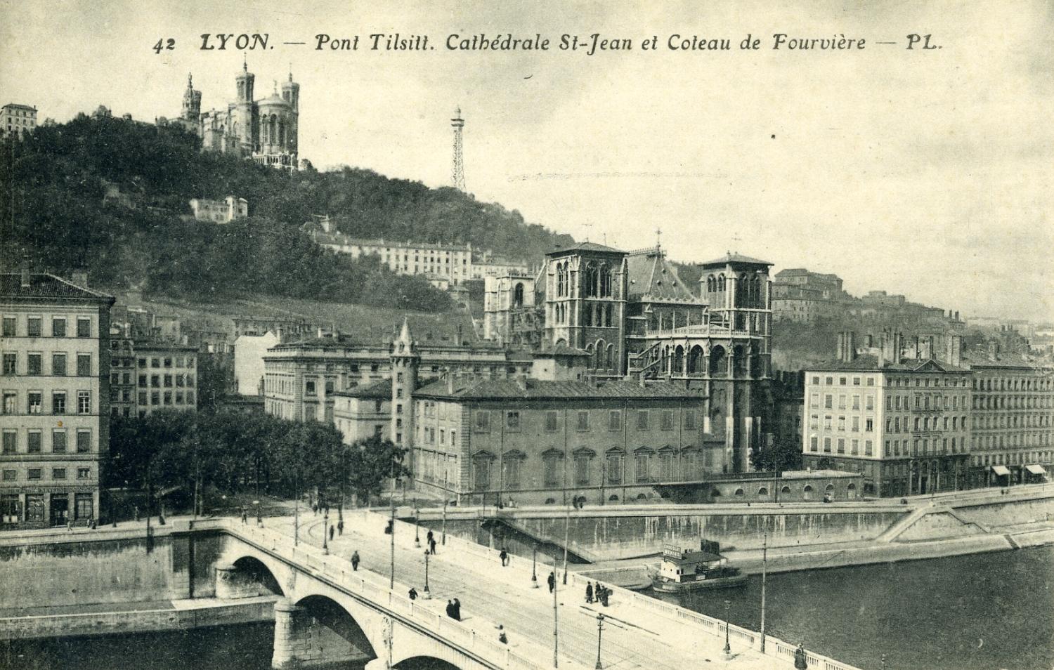 Lyon - Pont Tilsitt. Cathédrale St-Jean et Coteau de Fourvière