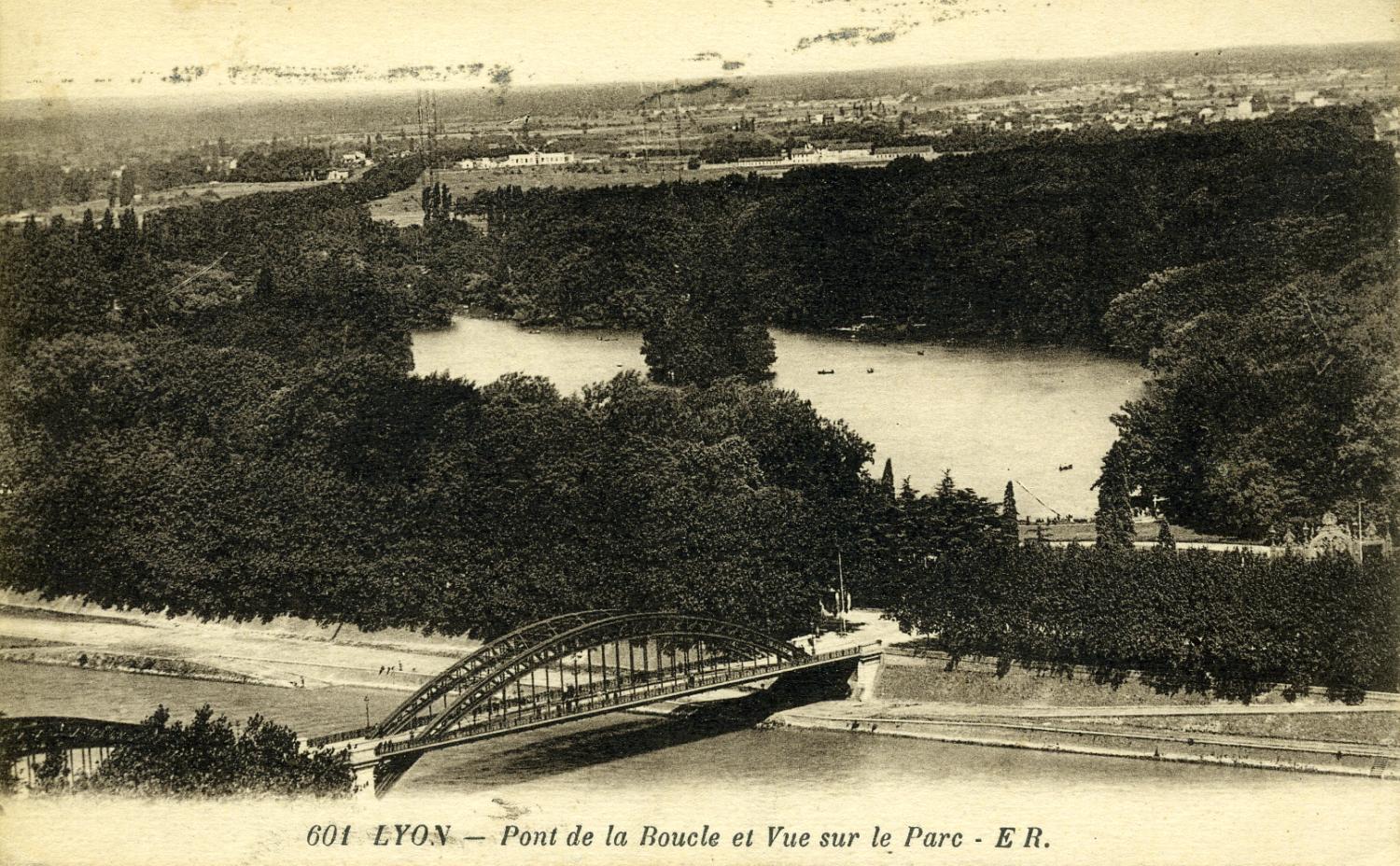 Lyon - Pont de la Boucle et Vue sur le Parc