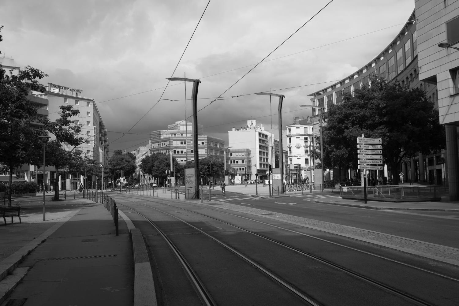 Place Charles-Hernu à Villeurbanne