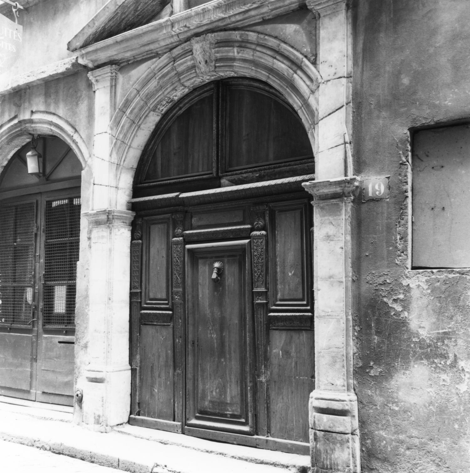 19, rue des Trois-Maries : porche d'entrée