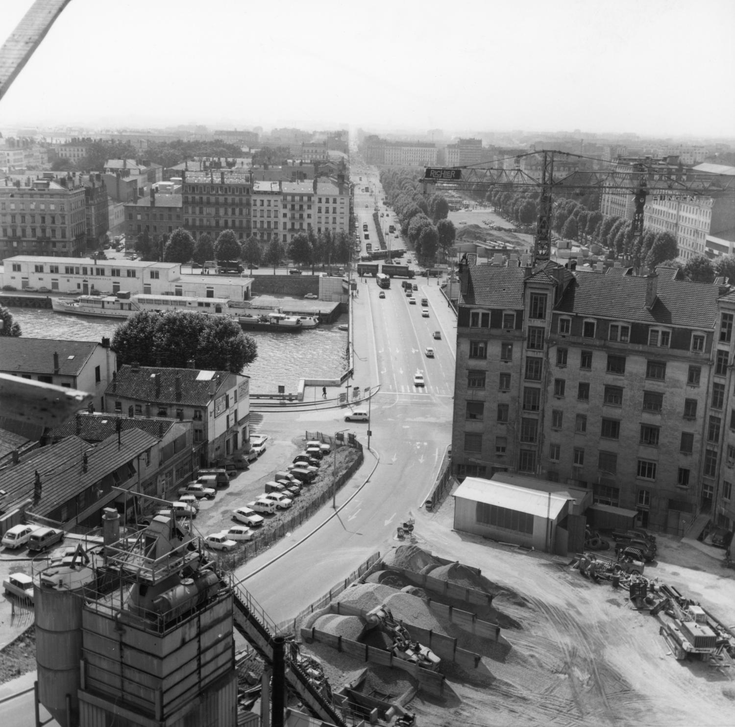 [Axe Est-Ouest de Lyon. La montée de Choulans et le cours de Verdun]