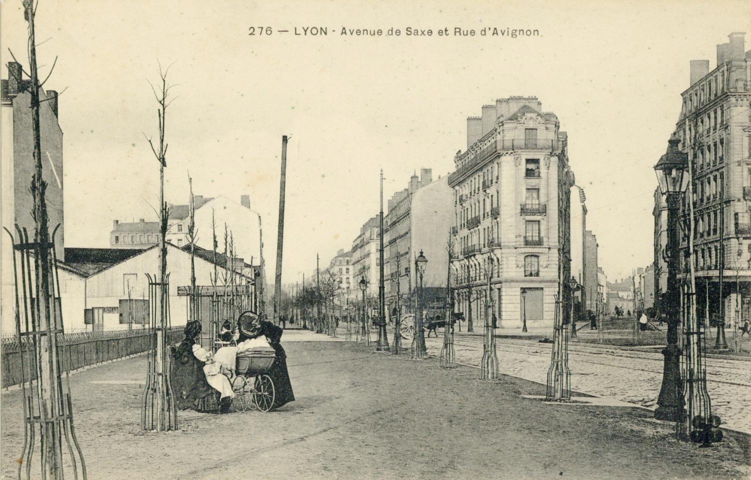 Lyon : Avenue de Saxe et rue d'Avignon.