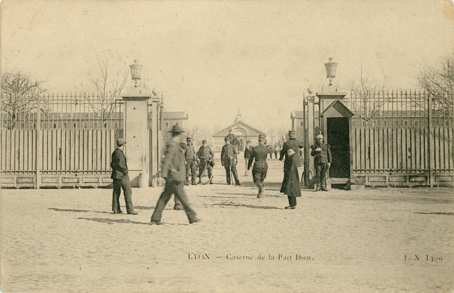 Lyon : Caserne de la Part-Dieu.