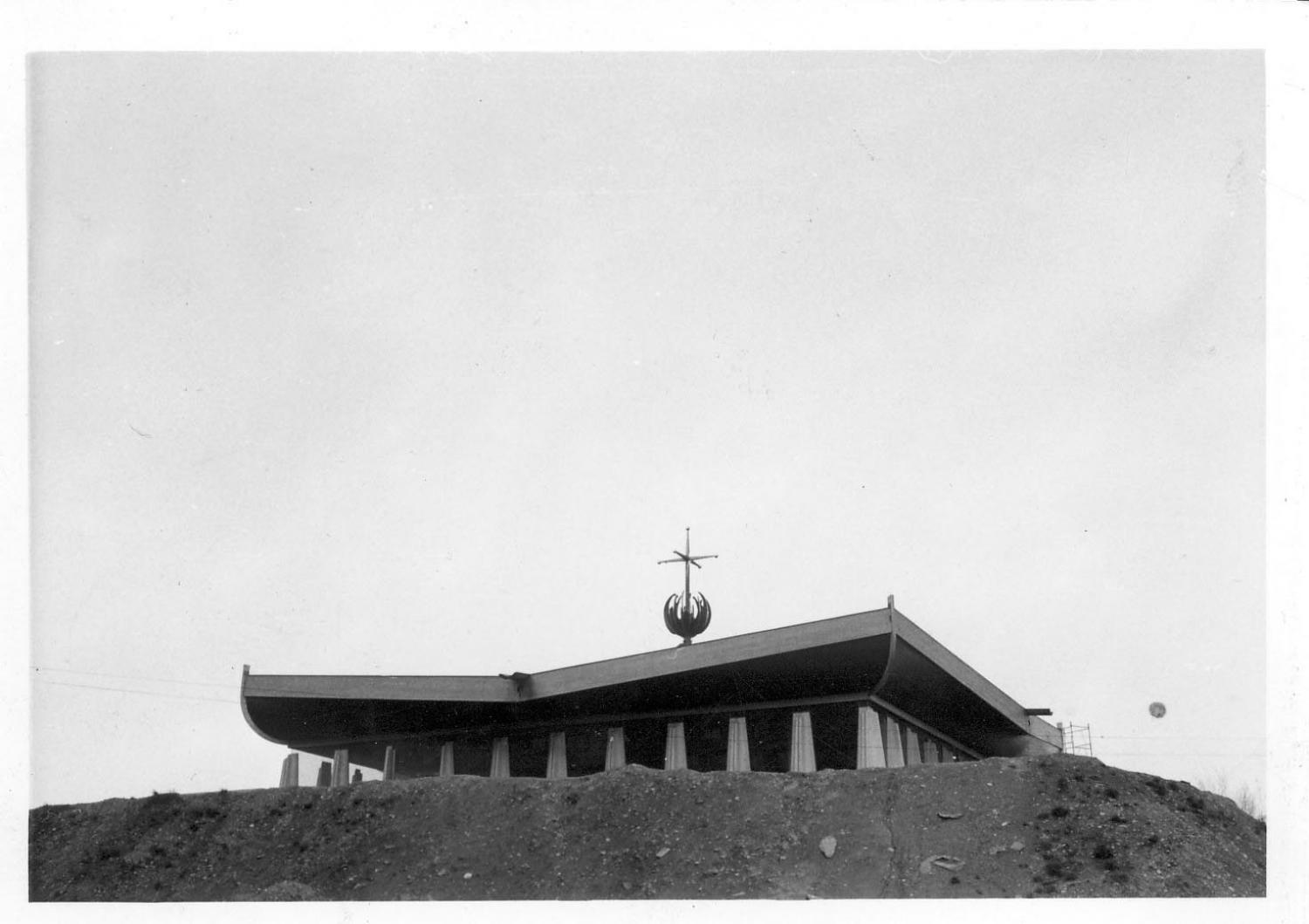 Eglise Notre-Dame du Monde Entier, ou Eglise du Plateau.