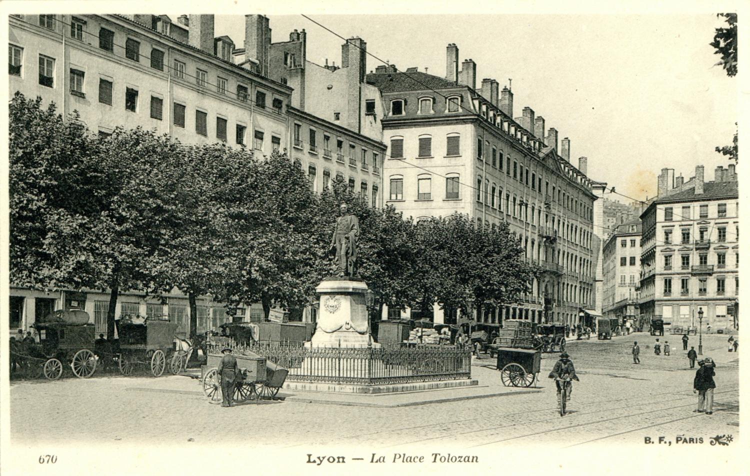 Lyon : La Place Tolozan.