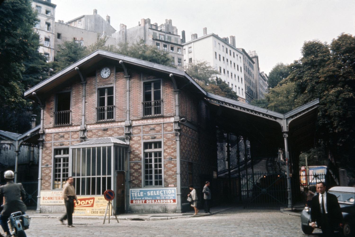 [Gare du funiculaire Croix-Rousse - Croix-Paquet]