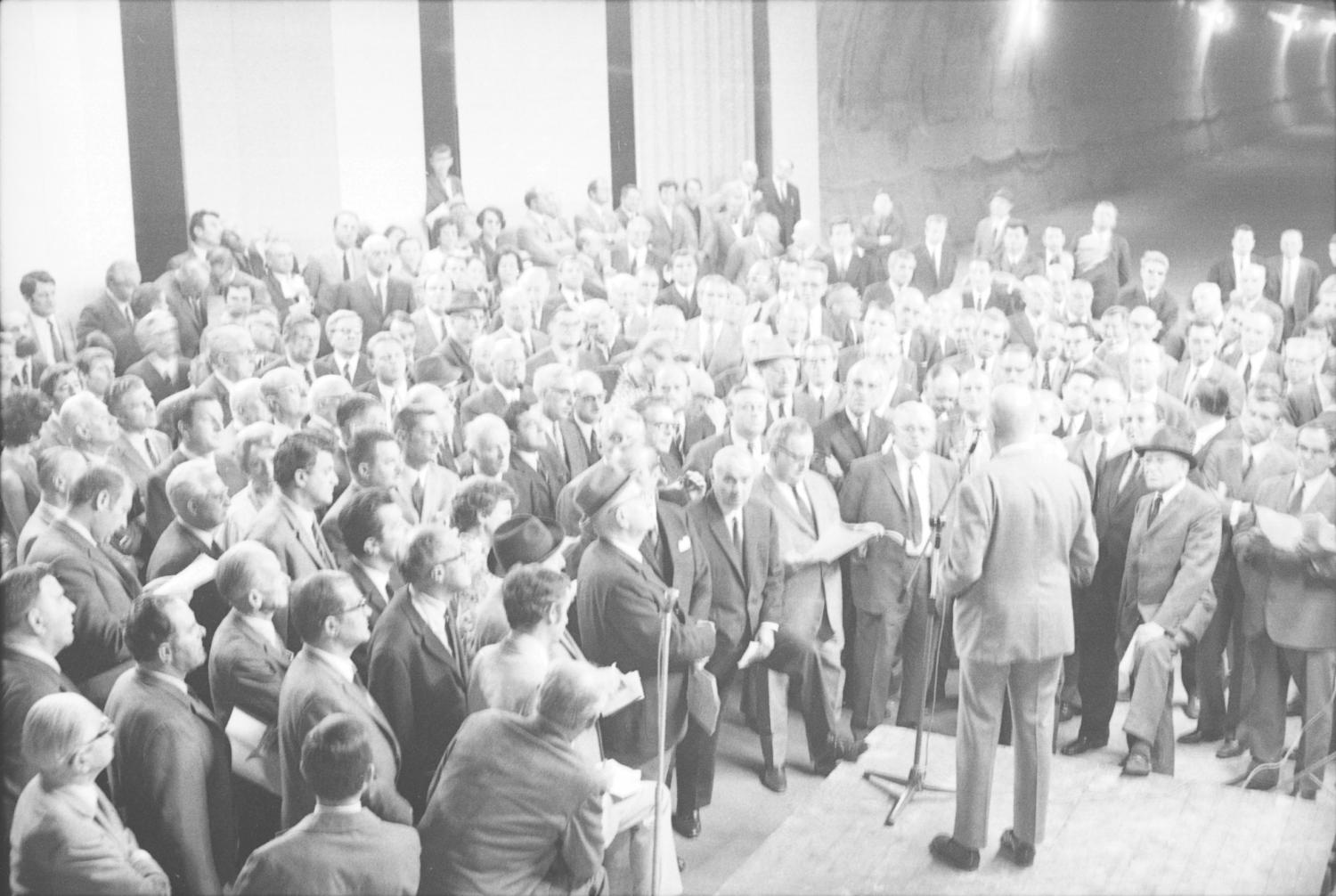 Réunion avec le maire et actualités mai-juin 1970