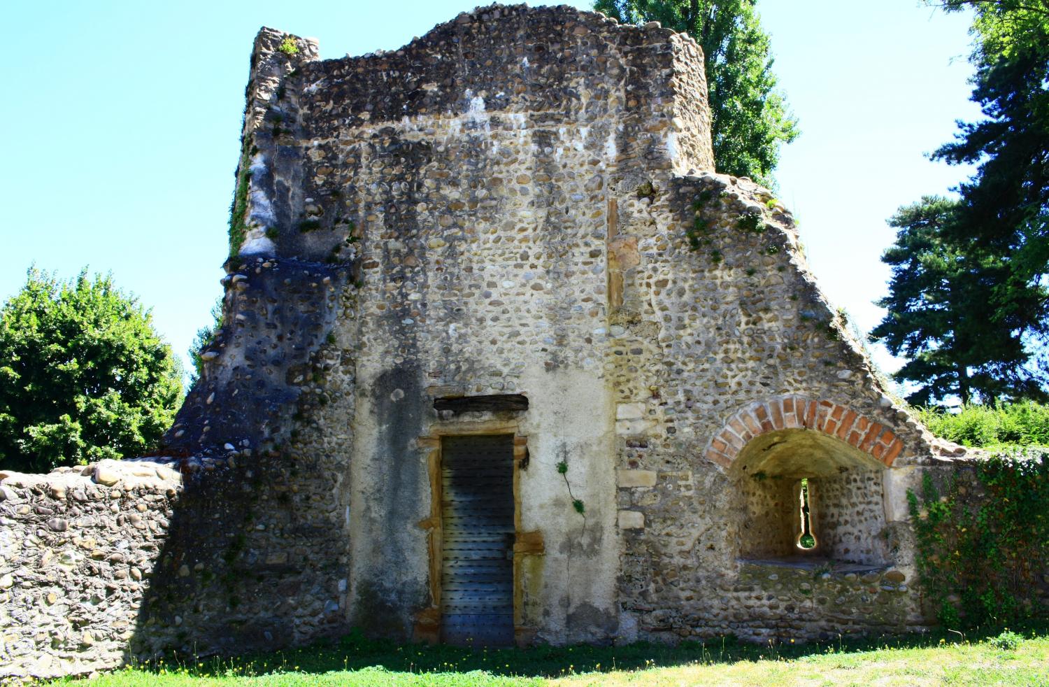 Fortin, tour d'angle, 15e siècle, Genay