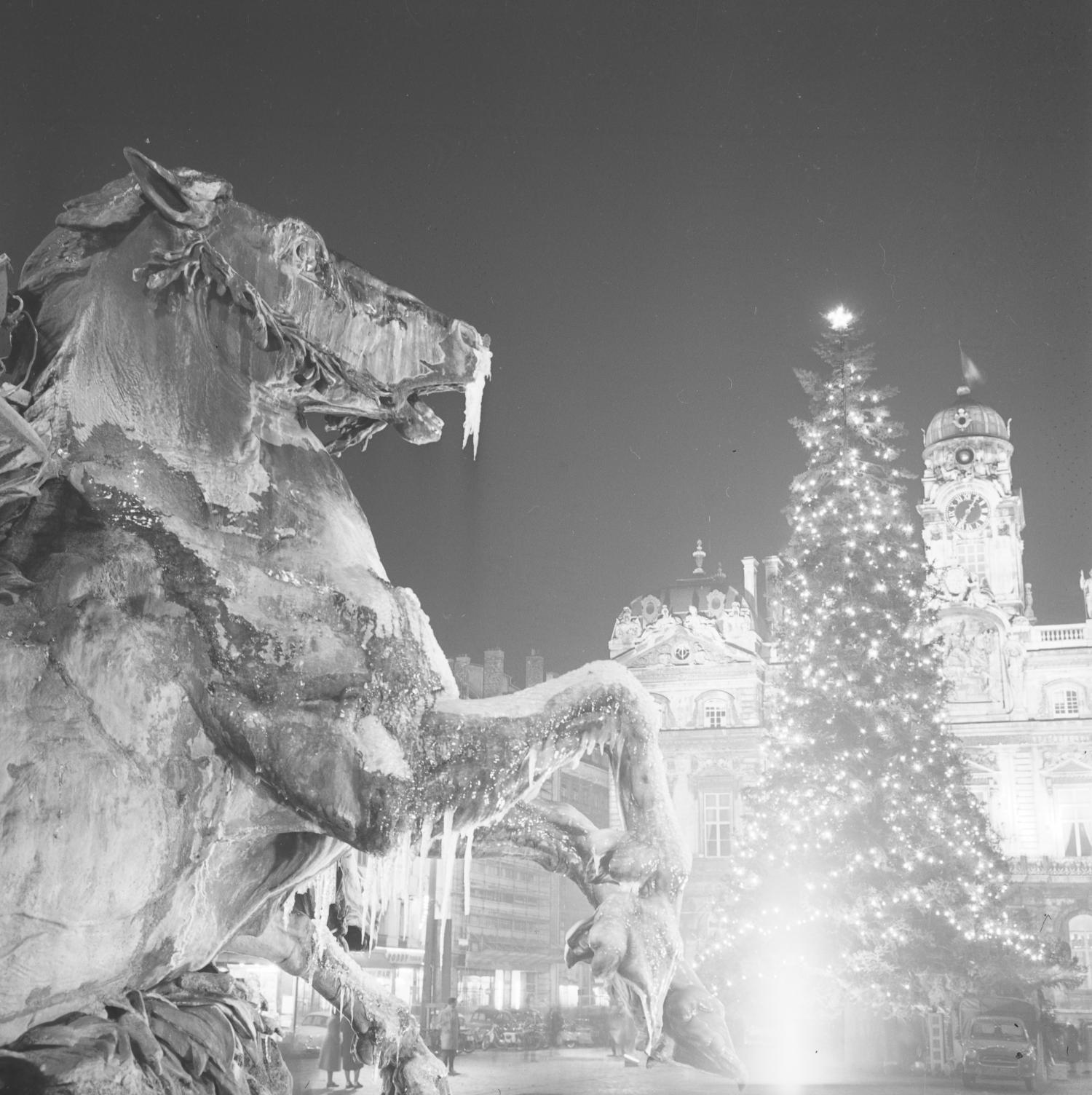 Arbre de Noël sur la place des Terreaux