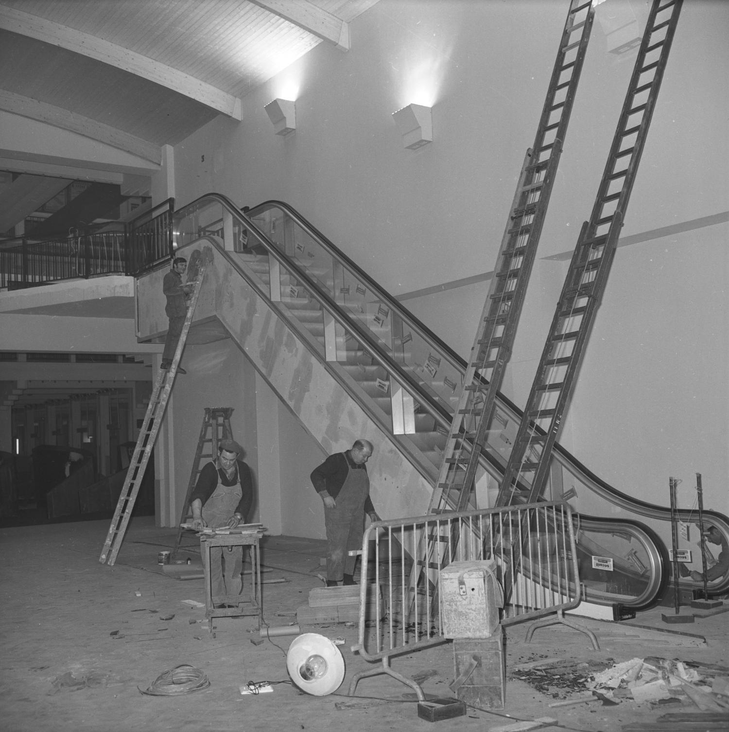 Installation d'un escalator au Palais de la foire de Lyon