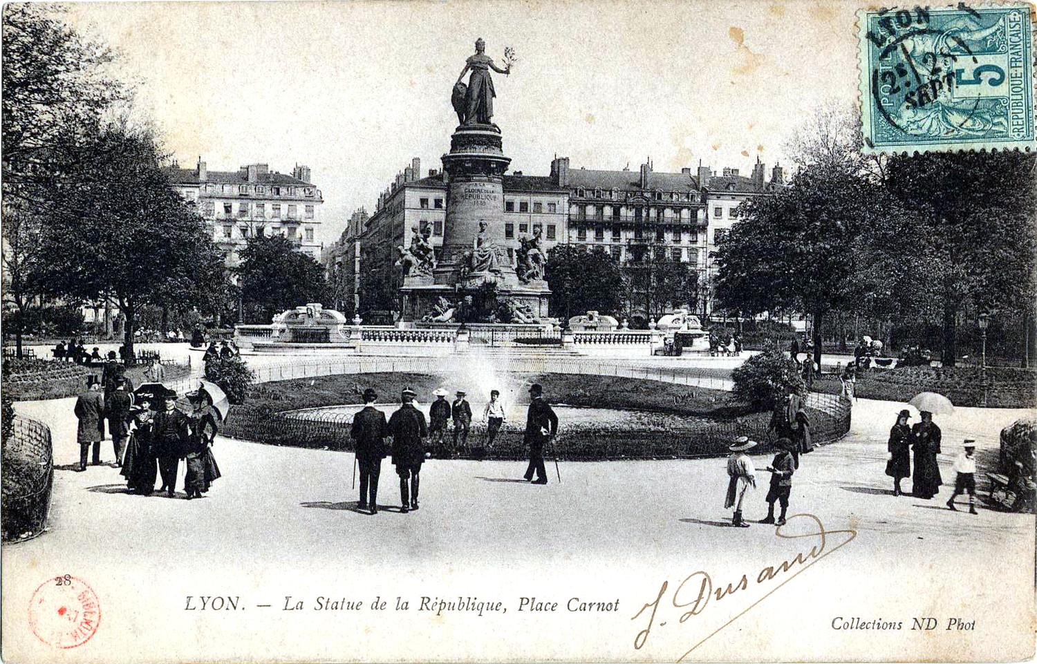 Lyon : La Statue de la République ; Place Carnot
