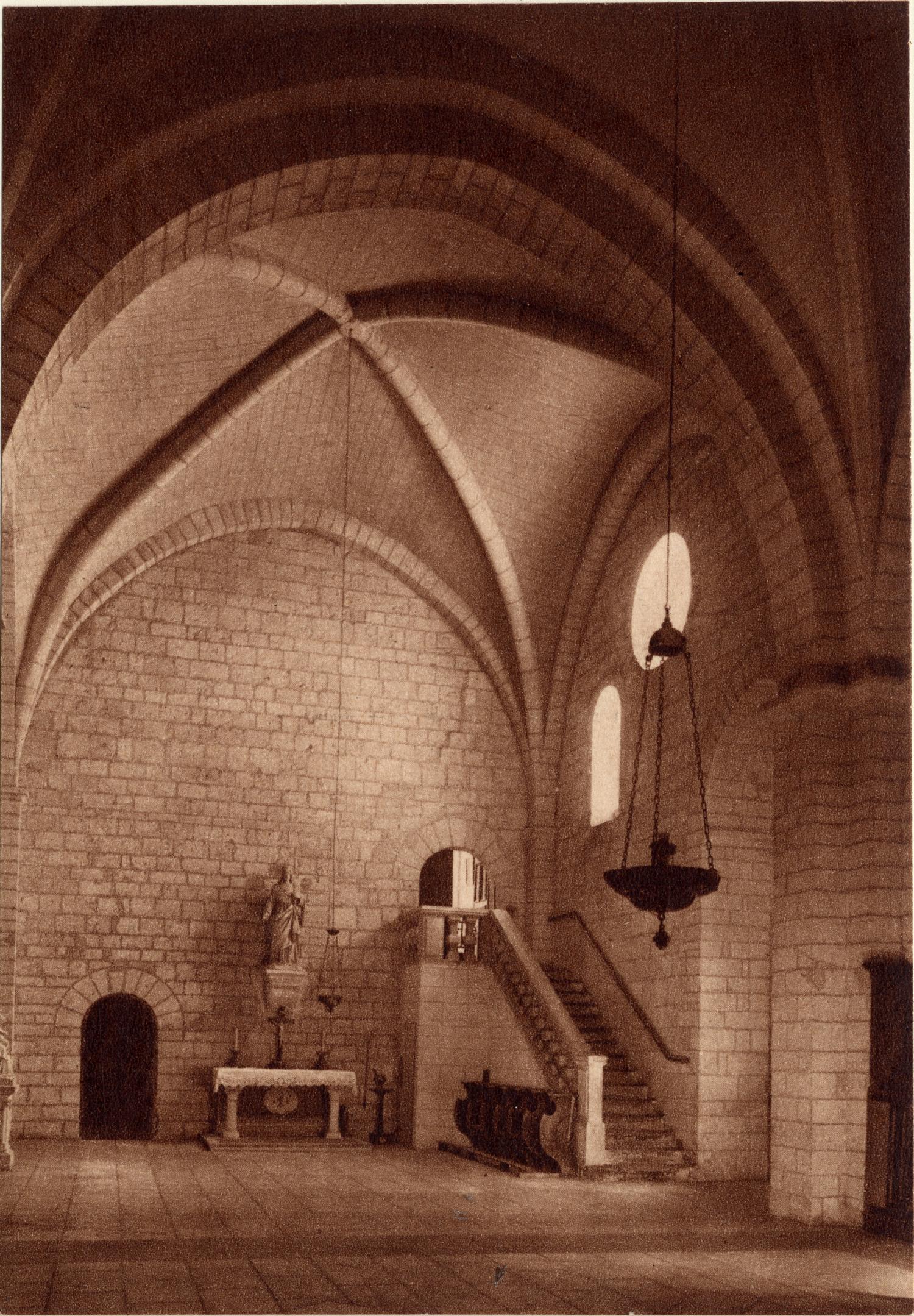 Abbaye N.-D. d'Aiguebelle : Bras droit du Transept (Escalier de l'ancien dortoir)
