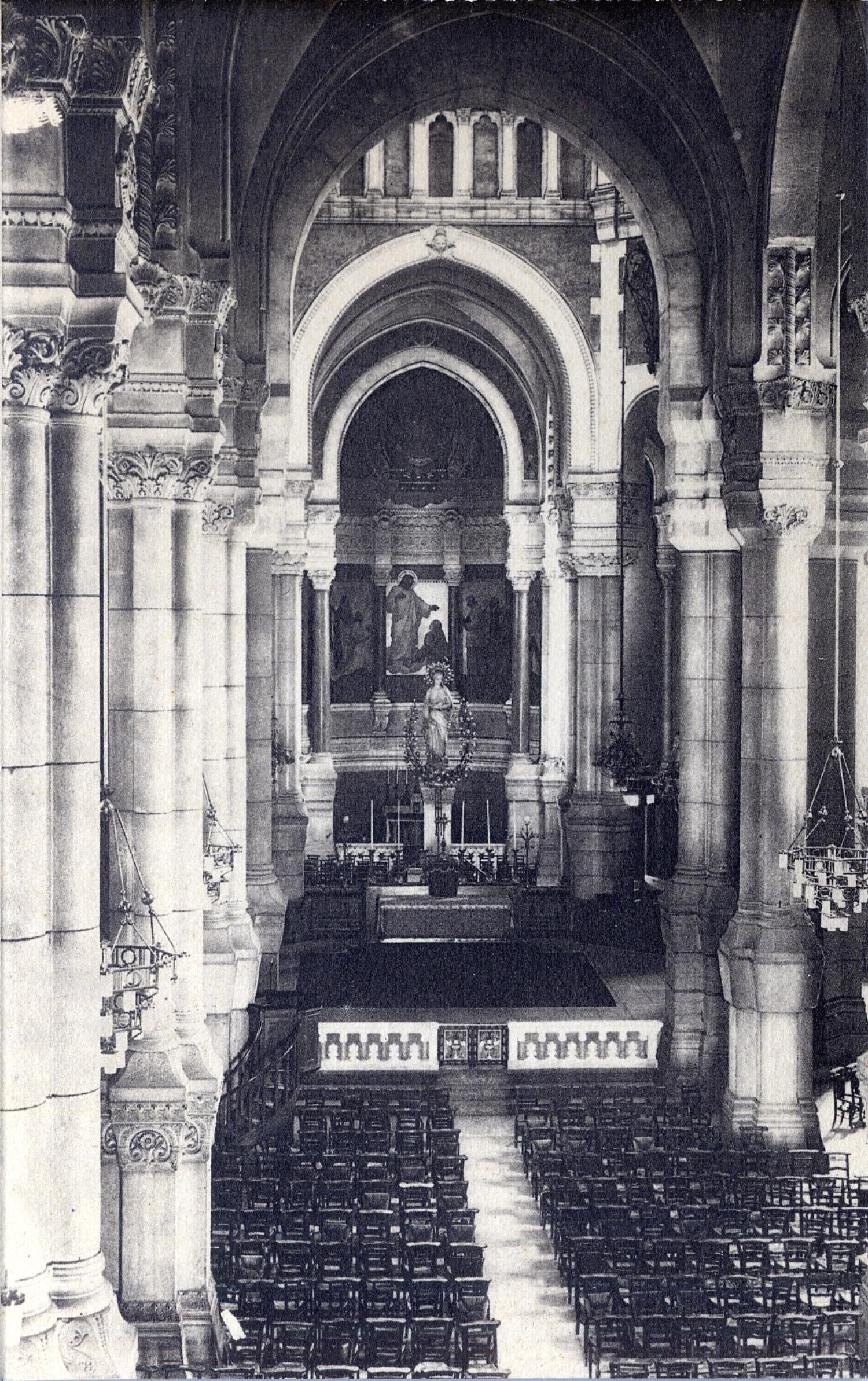 Lyon : Église de L'Immaculée-Conception ; La grande nef, vue de la tribune