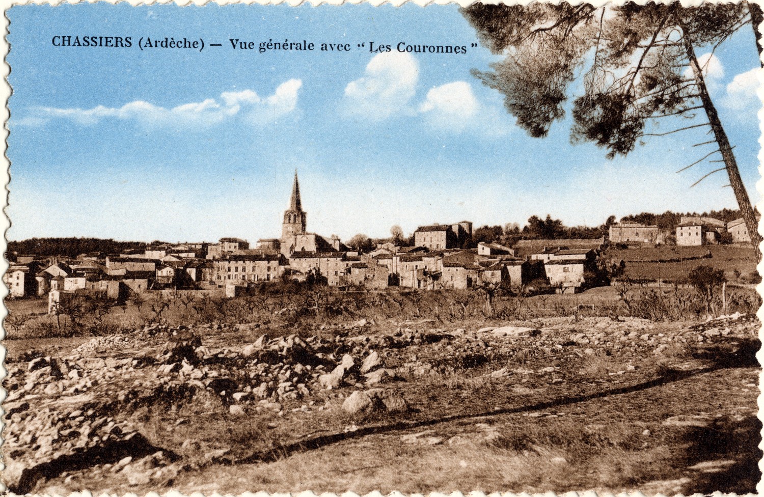 Chassiers (Ardèche) : Vue générale avec "Les Couronnes"
