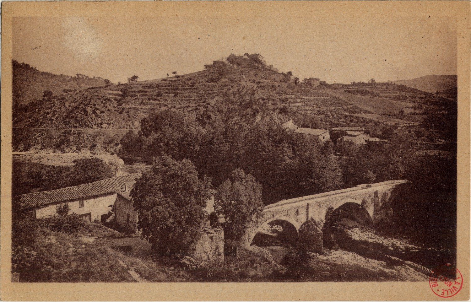 Le Pont du Roi, la Vallée du Doux et le Couvent (Ardèche)