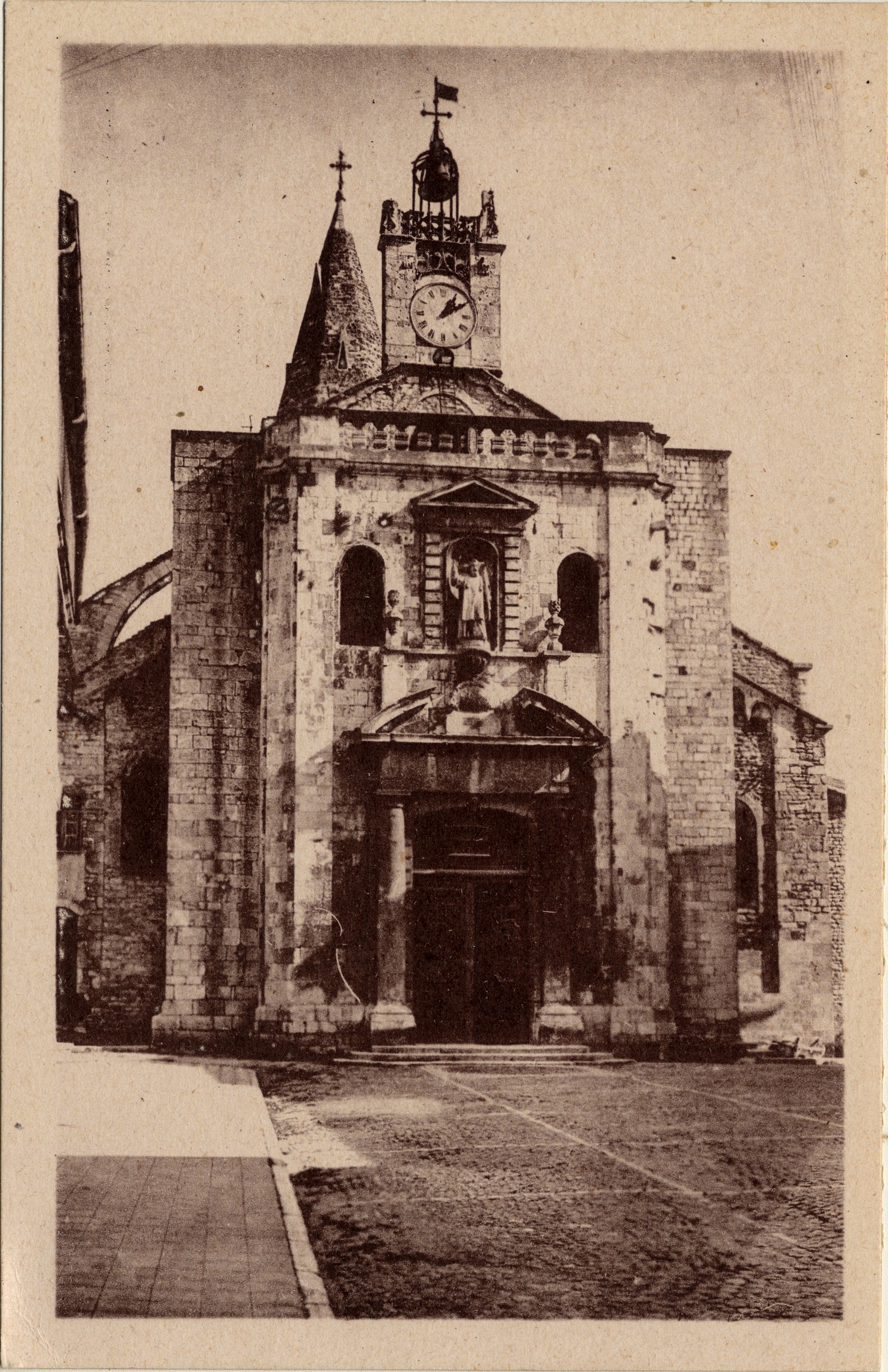 Bourg-Saint-Andéol (Ardèche) : Façade de l'Eglise