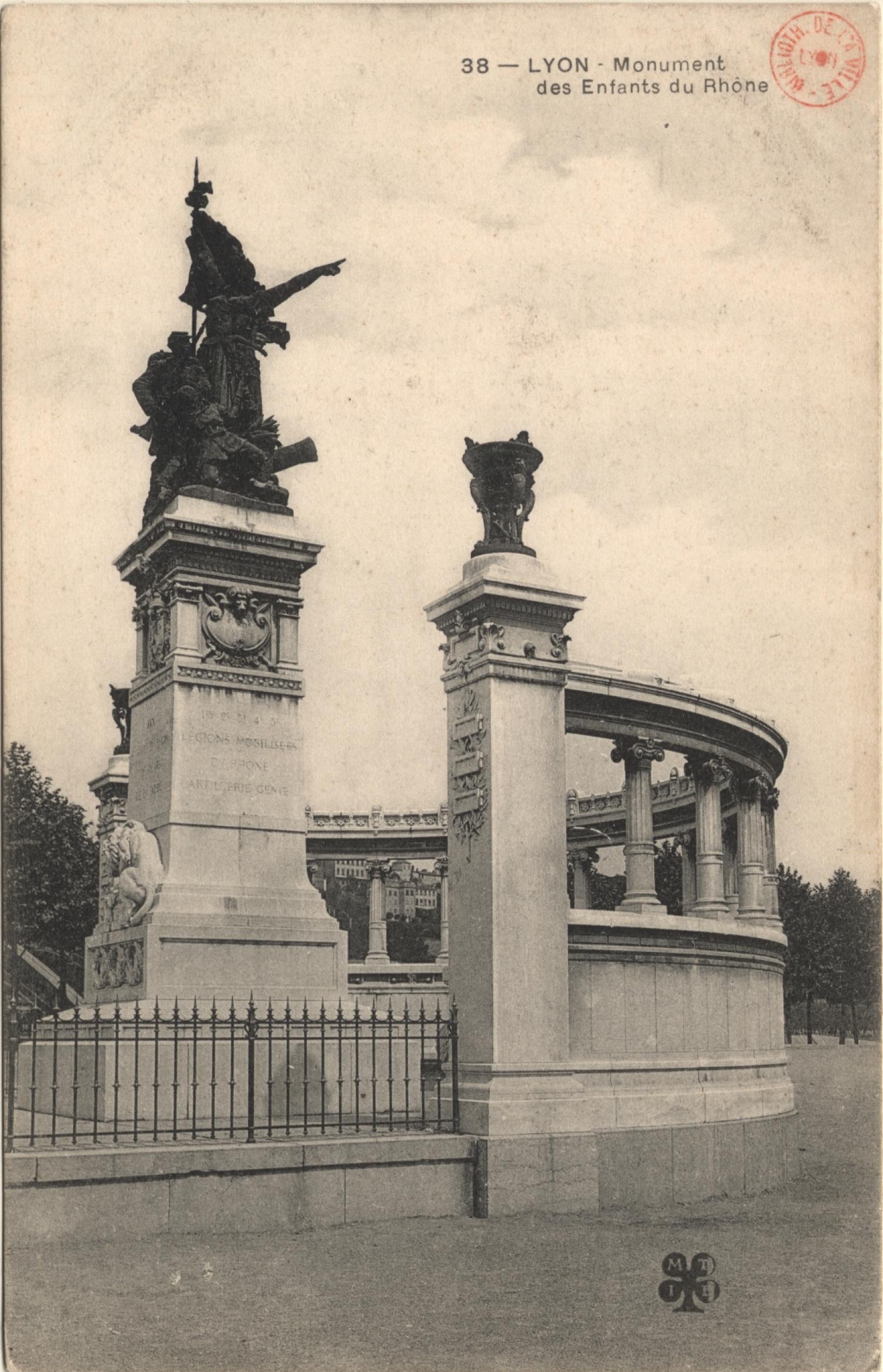 Lyon : Monument des Enfants du Rhône