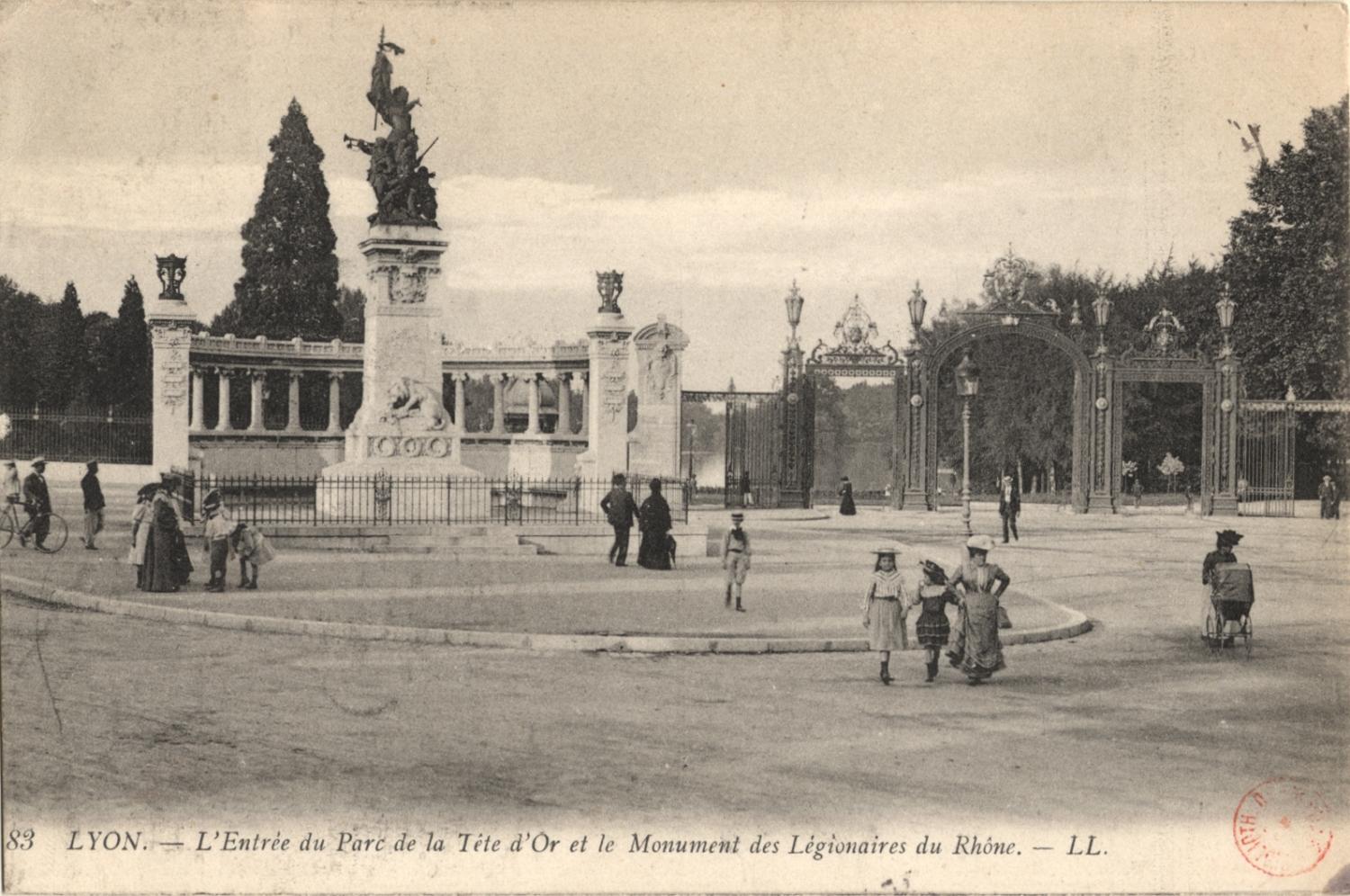 Lyon : L'entrée du Parc de la Tête d'Or et le Monument des Légionnaires du Rhône