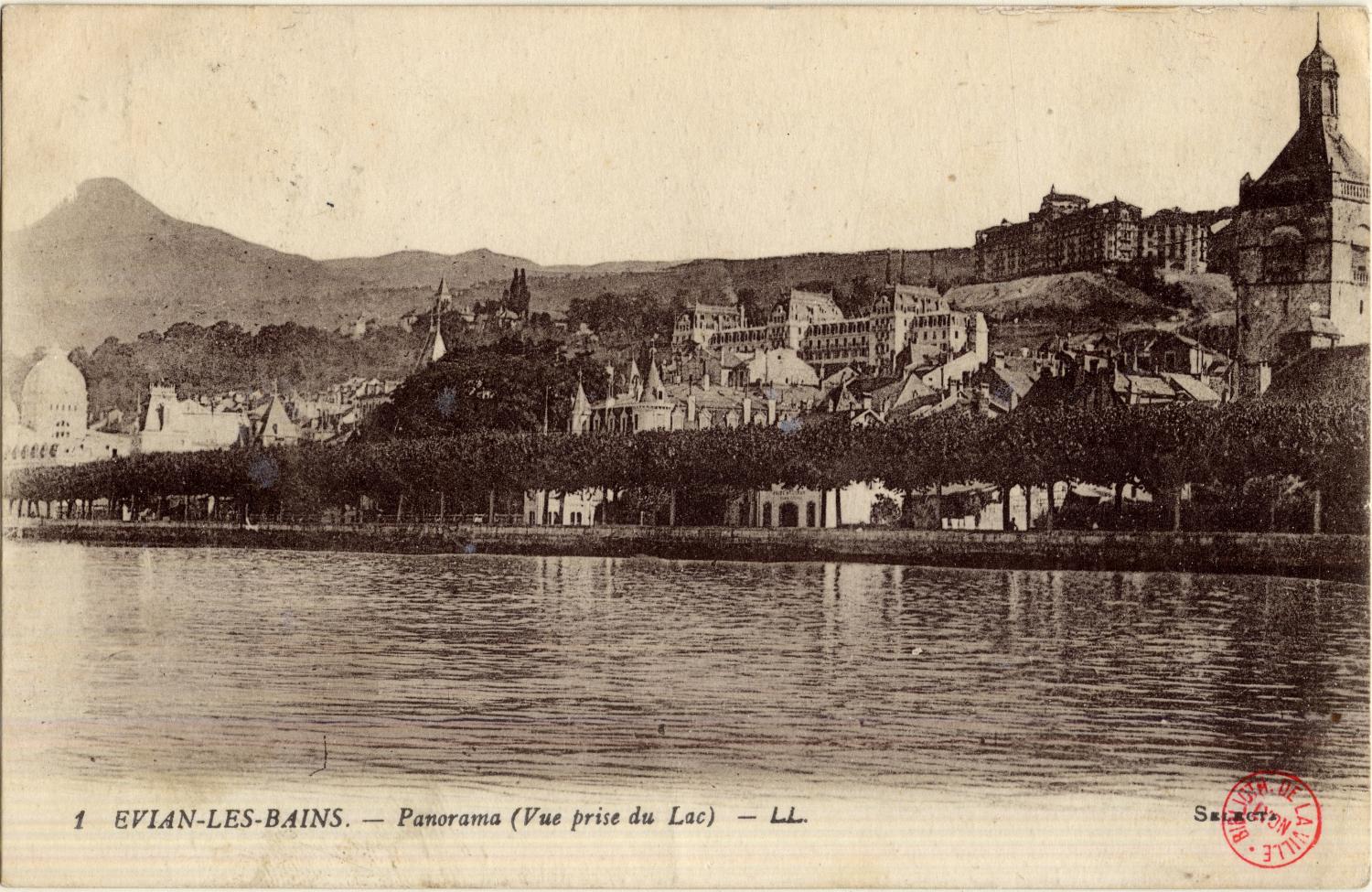 Évian-les-Bains : Panorama (Vue prise du Lac)