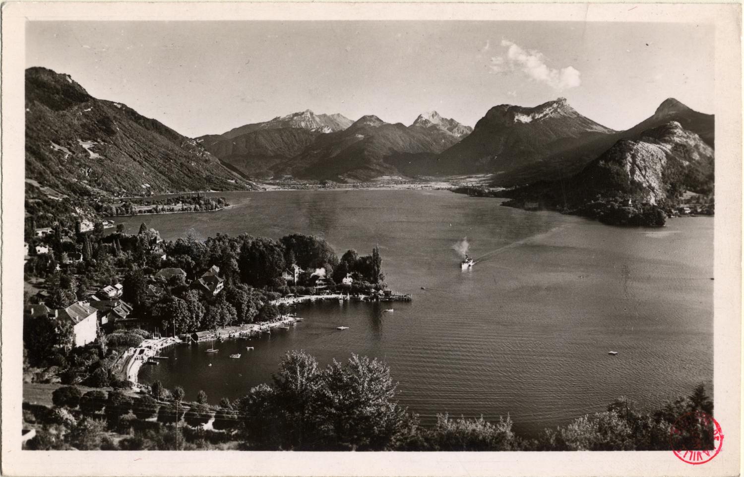 Lac d'Annecy : Talloires ; Vue générale ; massif des Bauges