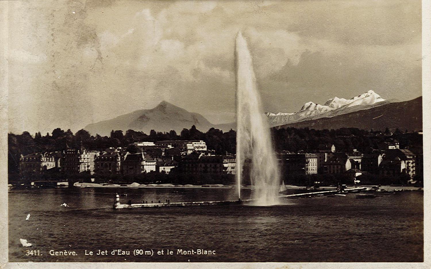 Genève - Le Jet d'eau (hauteur 90 m.)et le Mont-Blanc