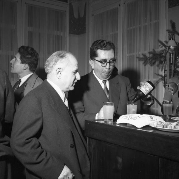Roger Ikor et l'administrateur du Progrès, 1955