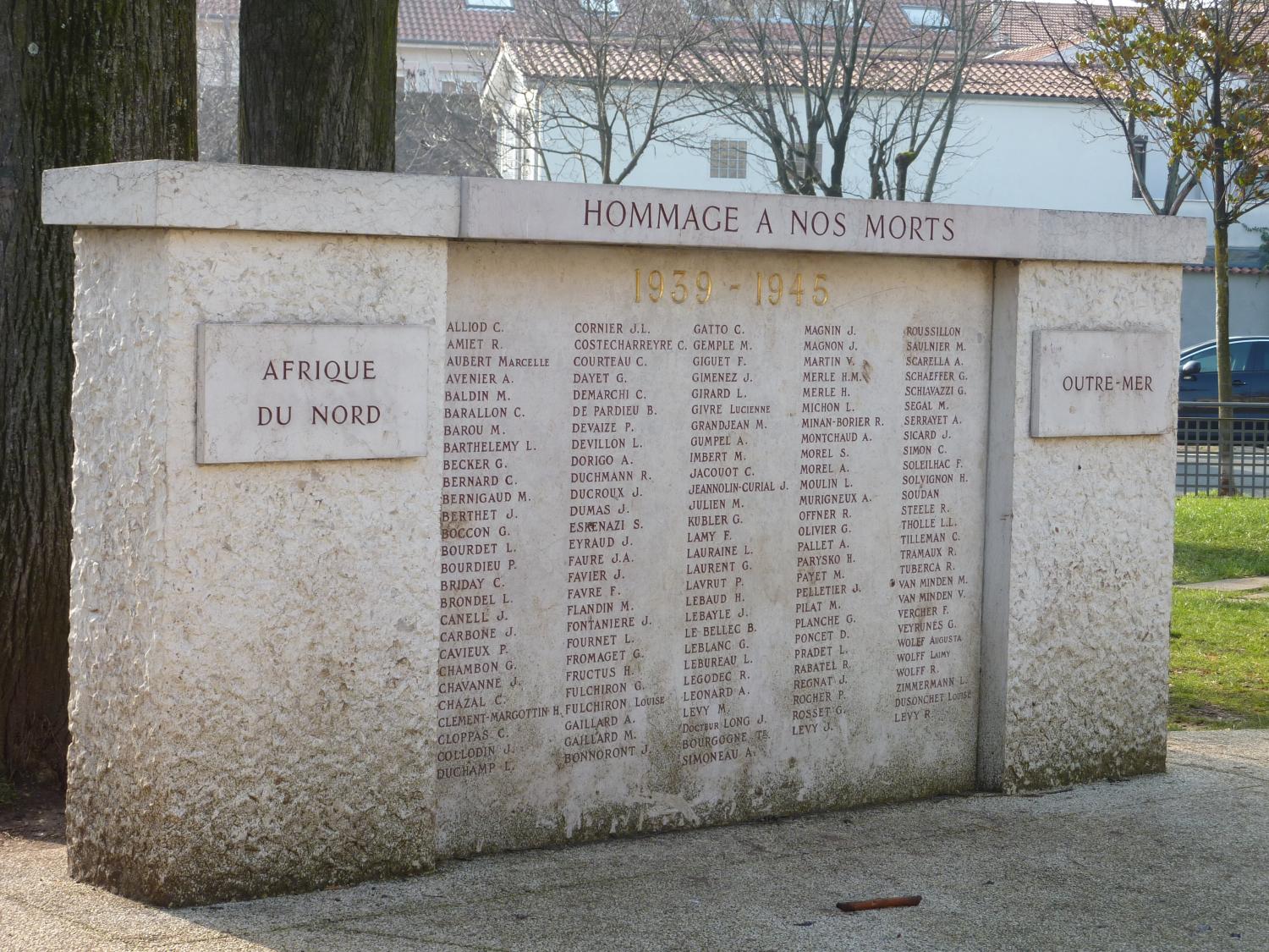 Monument aux Morts, Montchat : 1939-1945, Outre-mer, Afrique du Nord
