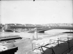 [Pont Lafayette détruit, rive gauche]