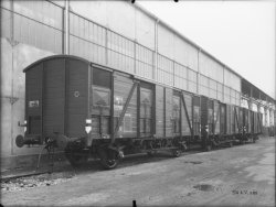 [Société Nouvelle des Ateliers de Vénissieux (S.N.A.V.) : wagon de marchandises]