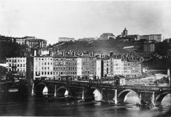 [Le pont de Pierre et le quai de la Baleine avant 1843]