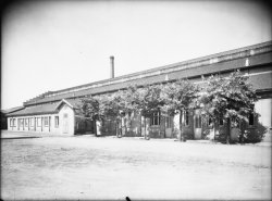 [Vue de l'usine Electro-Tubes Solesmes]