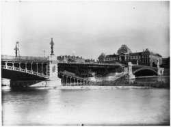 [Pont de l'Université : réparation de l'arche effondrée]