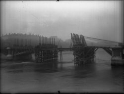 [Reconstruction du pont de l'Université]