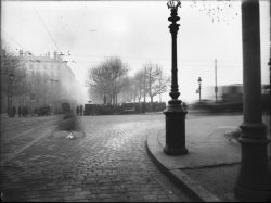 [Entrée du pont Morand du côté de la place du Maréchal Lyautey]