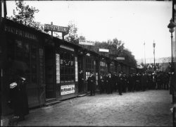 [Foire de Lyon : le maire Edouard Herriot et un groupe de visiteurs officiels]