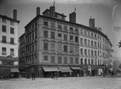 [Quai de Bondy : ancienne rue des 13 Cantons et immeubles démolis en 1902]