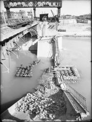 [Reconstruction du pont Kitchener et du viaduc de chemin de fer]