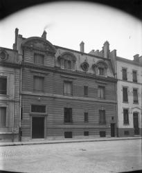 [Hôtel particulier, 9, place Puvis-de-Chavannes]