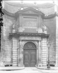 [Hôtel-Dieu de Lyon : entrée principale de l'hôpital général]