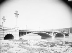 [Le Pont Pasteur]