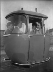 [Foire internationale de Lyon : cabine de téléphérique]